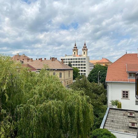 Res Apartman Eger Exteriör bild