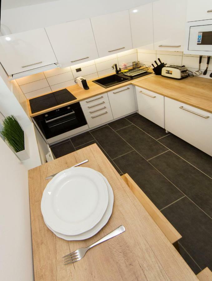 Res Apartman Eger Exteriör bild