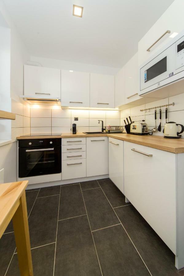 Res Apartman Eger Exteriör bild