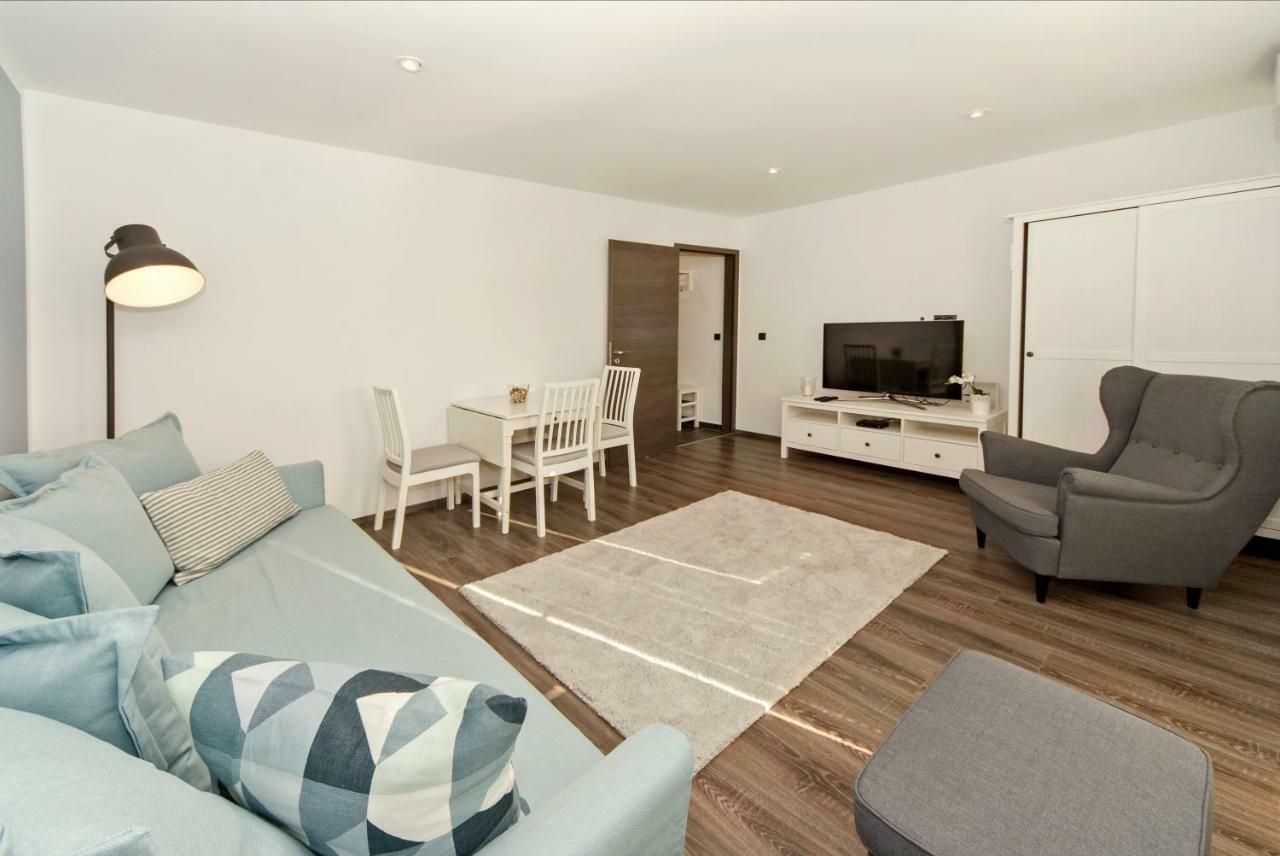Res Apartman Eger Exteriör bild