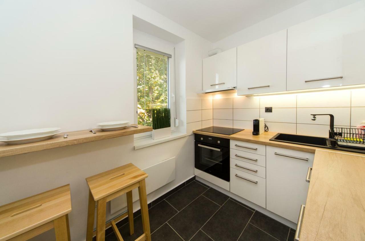 Res Apartman Eger Exteriör bild