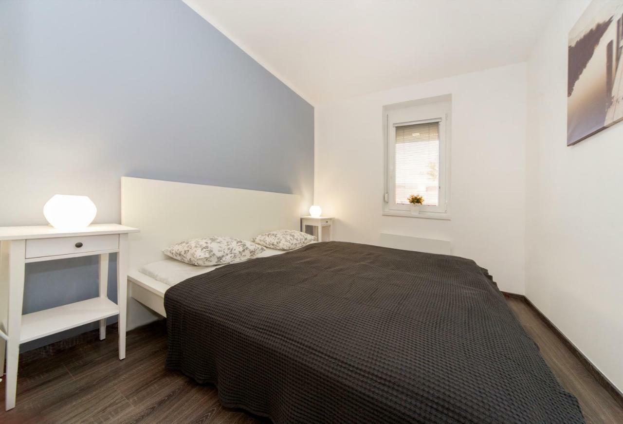 Res Apartman Eger Exteriör bild