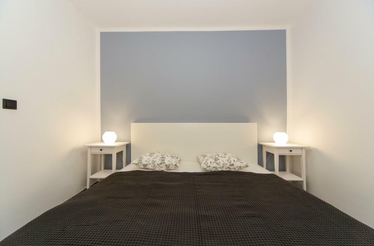 Res Apartman Eger Exteriör bild