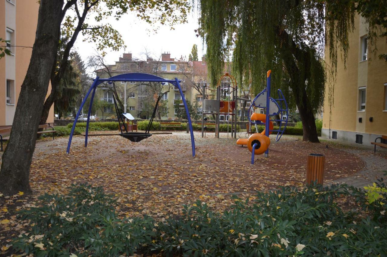 Res Apartman Eger Exteriör bild
